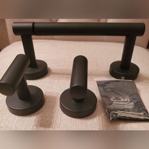 New Matte Black Toilet Paper Holder And Towel Hooks